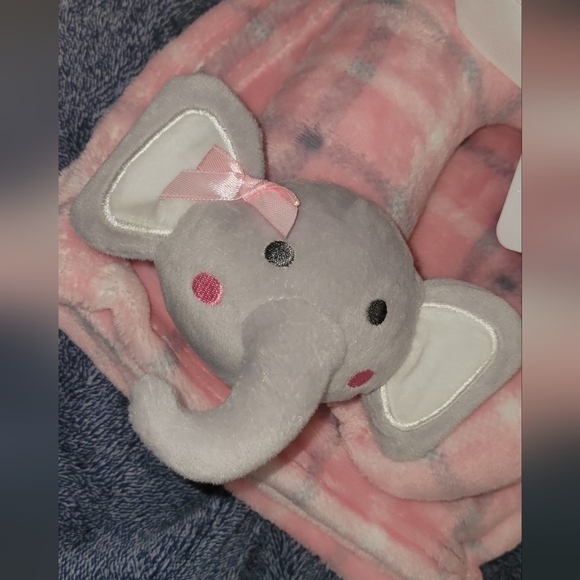 Duck Duck Goose Pink Baby Blanket With Neck Pillow NWT - Picture 2 of 5